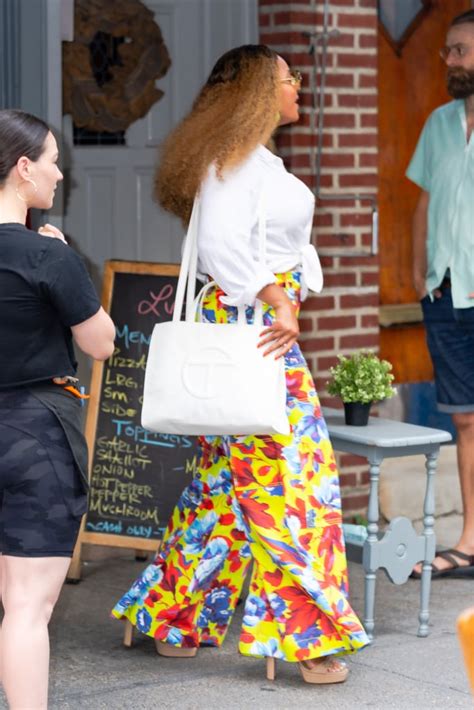 beyoncé telfar bag.